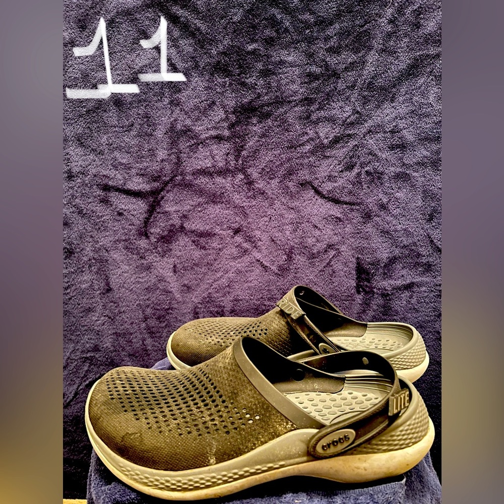 Men’s crocs 11